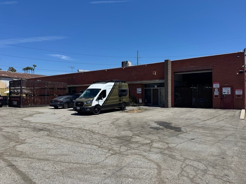 More Photos Of 7310 La Cienega Blvd, Inglewood Warehouse For Lease