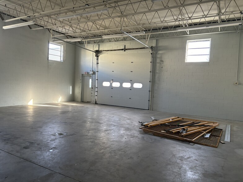 More Photos Of 3350 Pawtucket Ave, East Providence Manufacturing For Lease