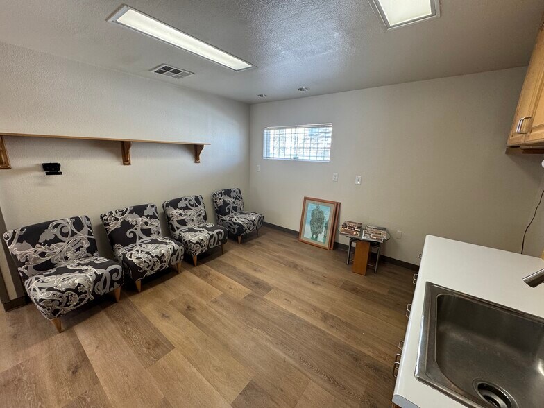 More Photos Of 418 S Maryland Pky, Las Vegas Office For Lease