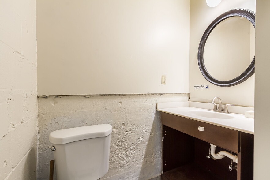 More Photos Of 64 Spencer St, Rochester Loft Creative Space For Sale