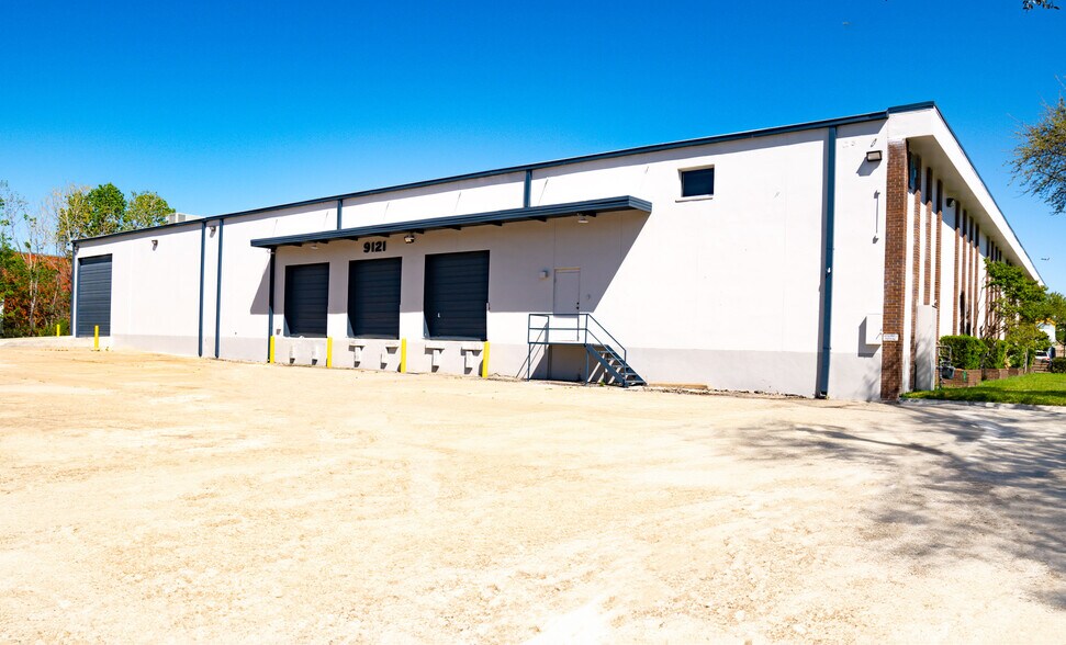Primary Photo Of 9121 King Arthur Dr, Dallas Manufacturing For Lease
