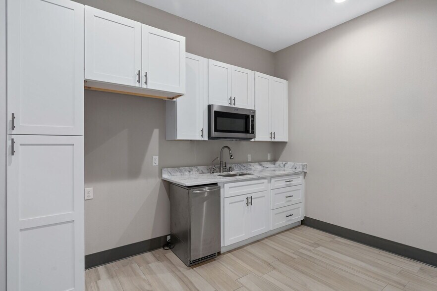 More Photos Of 8212 Liberty Grove Rd, Rowlett Medical For Sale