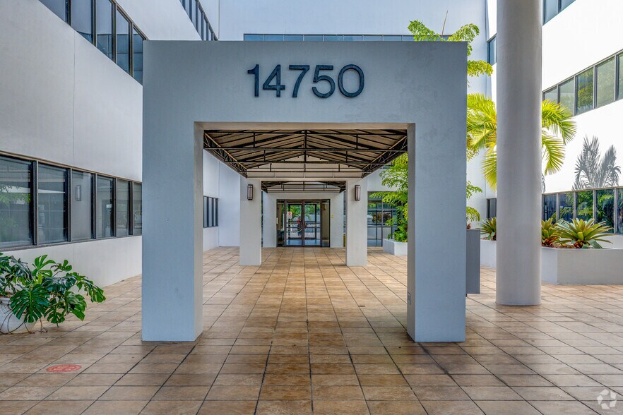 More Photos Of 14750 NW 77th Ct, Miami Lakes Office For Lease