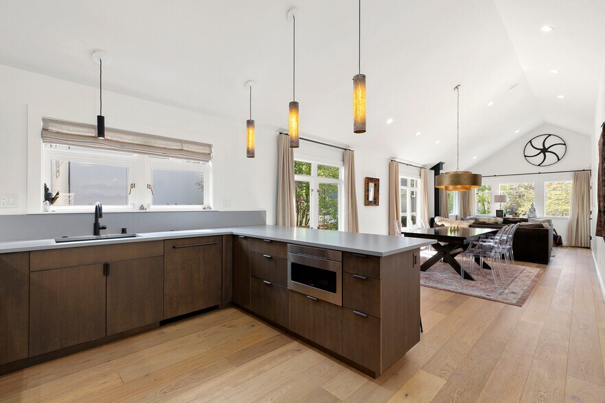 More Photos Of 5932 California Ave SW, Seattle Office Residential For Sale