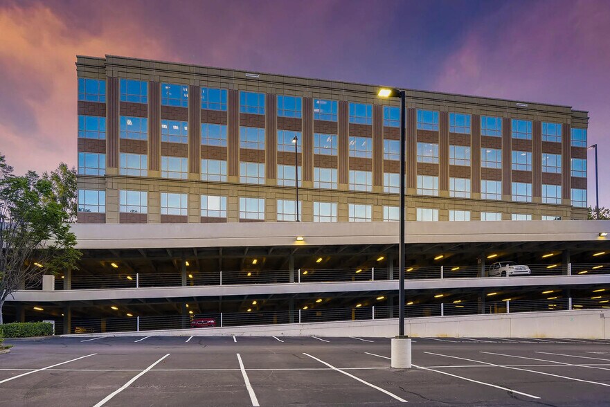 More Photos Of 755 Mount Vernon Hwy NE, Atlanta Medical For Lease