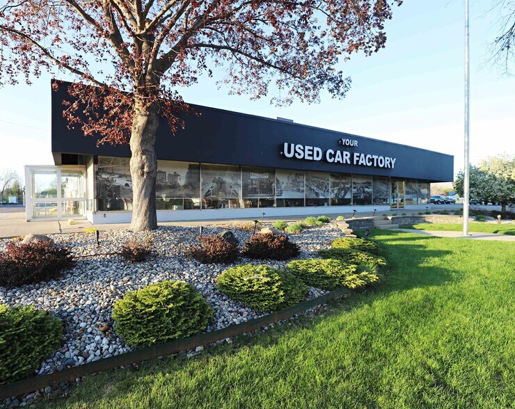 Primary Photo Of 1415 E Pierson Rd, Flushing Auto Dealership For Sale
