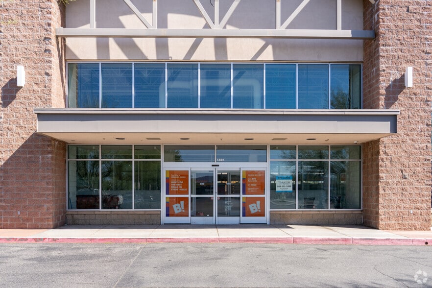 More Photos Of 1482 E 2nd St, Beaumont General Retail For Sale