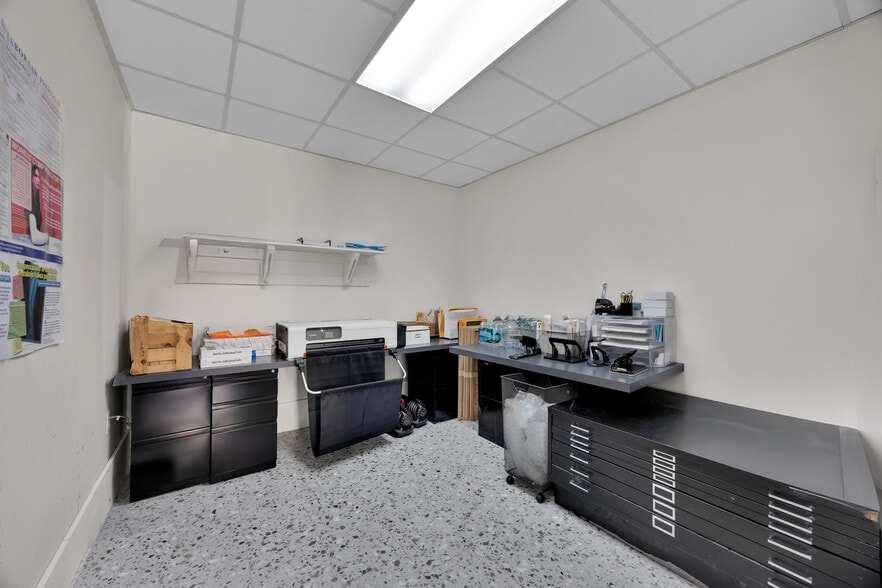 More Photos Of 337 Palermo Ave, Coral Gables Office For Sale