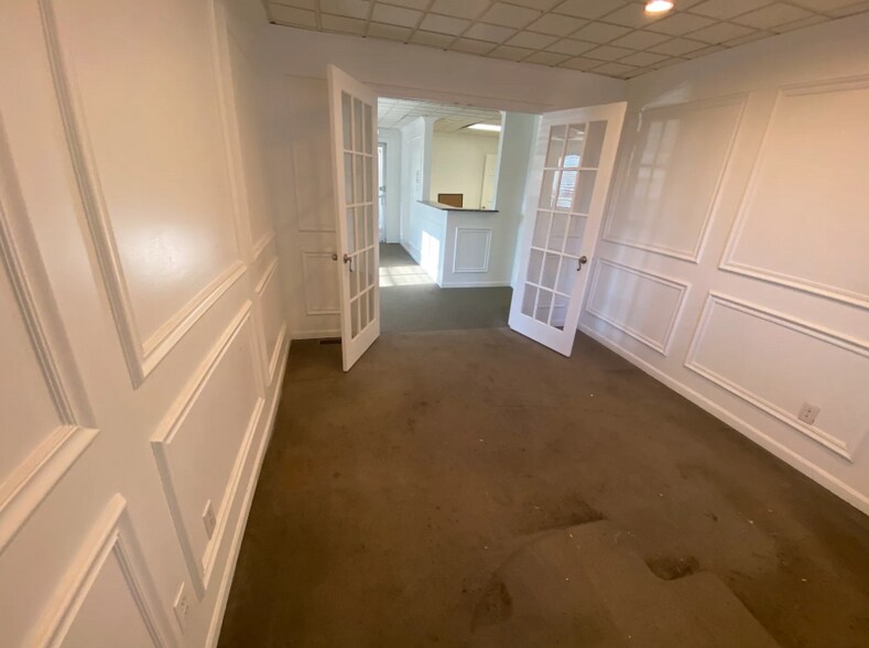 More Photos Of 26440 Southfield Rd, Lathrup Village Office For Lease