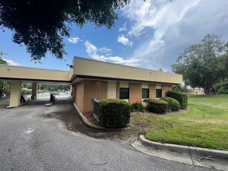 More Photos Of 410 E Palm St, Fruitland Park Bank For Sale