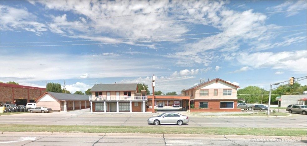 Primary Photo Of 1601 NW Cache Rd, Lawton Hotel For Sale