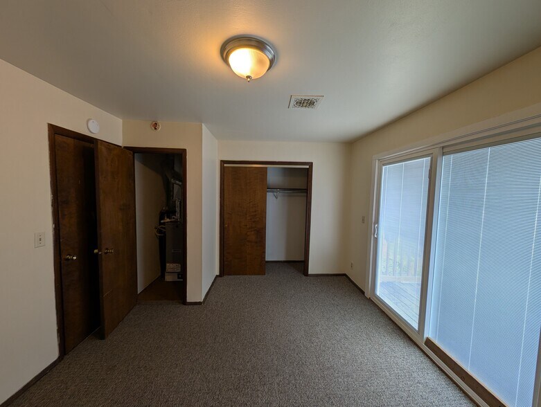 More Photos Of 429 South St, Pekin Apartments For Sale