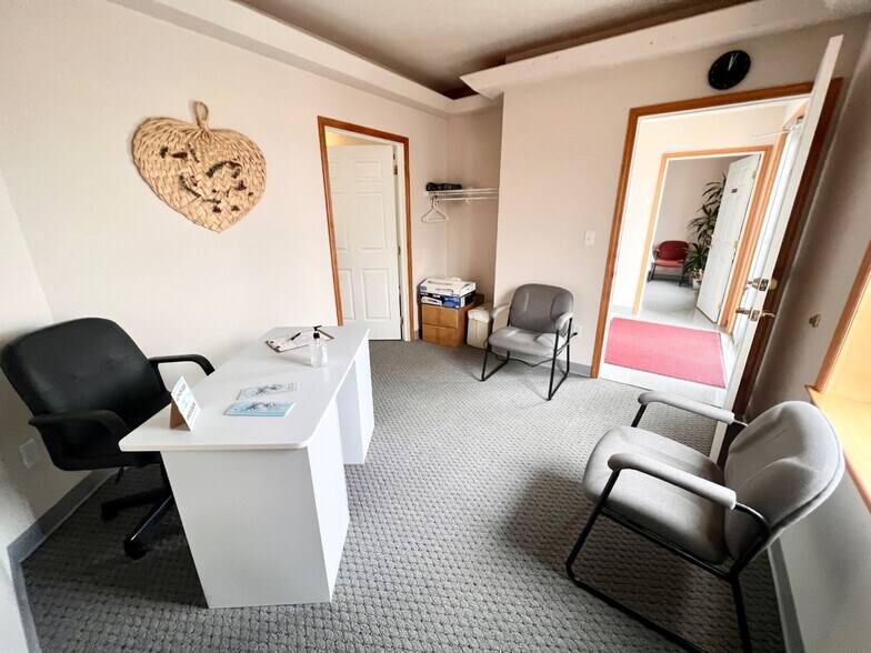 More Photos Of 1980 Pa-54 Hwy, Montgomery Office For Sale