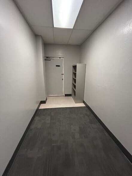 More Photos Of 7334 Crater Lake Hwy, White City Storefront For Lease