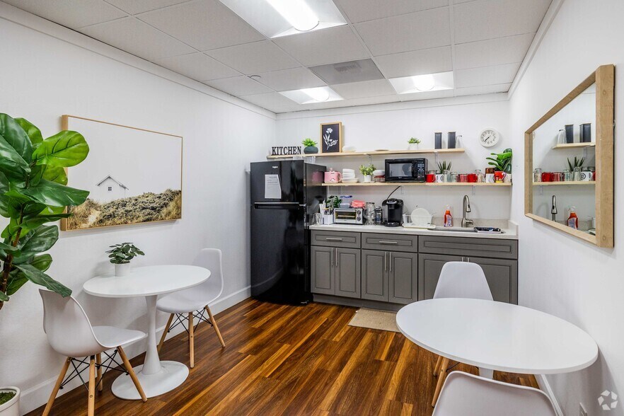 More Photos Of 851 Irwin St, San Rafael Office For Sale