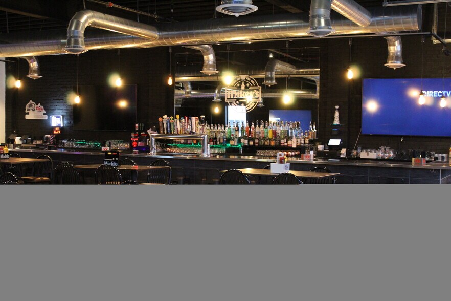 More Photos Of 231 E Main St, Trinidad Bar For Sale