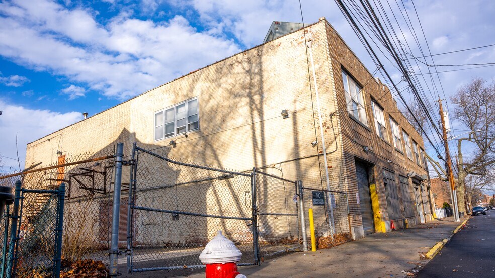 More Photos Of 230 S 5th Ave, Mount Vernon Light Distribution For Sale