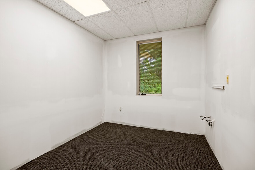 More Photos Of 2 Chelsea Pl, Clifton Park Medical For Sale