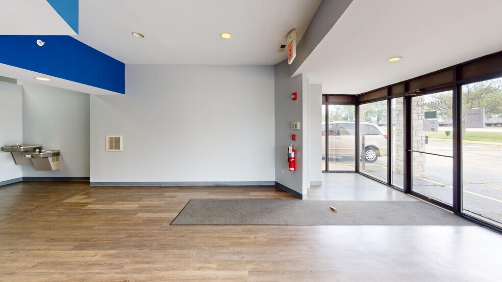 More Photos Of 111 S Lake St, Montgomery Service For Sale