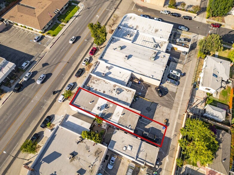 More Photos Of 1114 W Magnolia Blvd, Burbank Storefront Retail Office For Sale