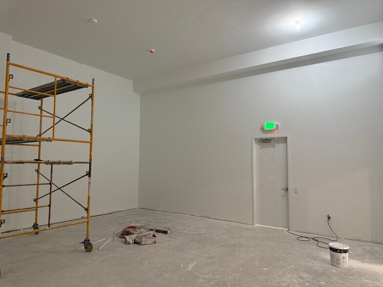 More Photos Of 356 Main St, Highlands Freestanding For Lease