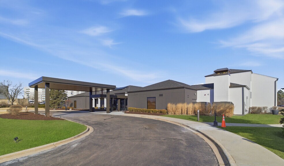 More Photos Of 7676 East State St, Rockford Hotel For Sale