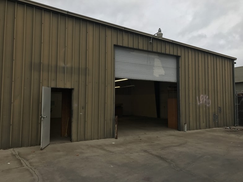 More Photos Of 226 N 1st St, Turlock Freestanding For Sale