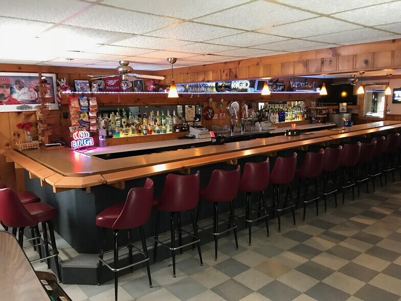 More Photos Of N11050 County Road A, Tomahawk Bar For Sale