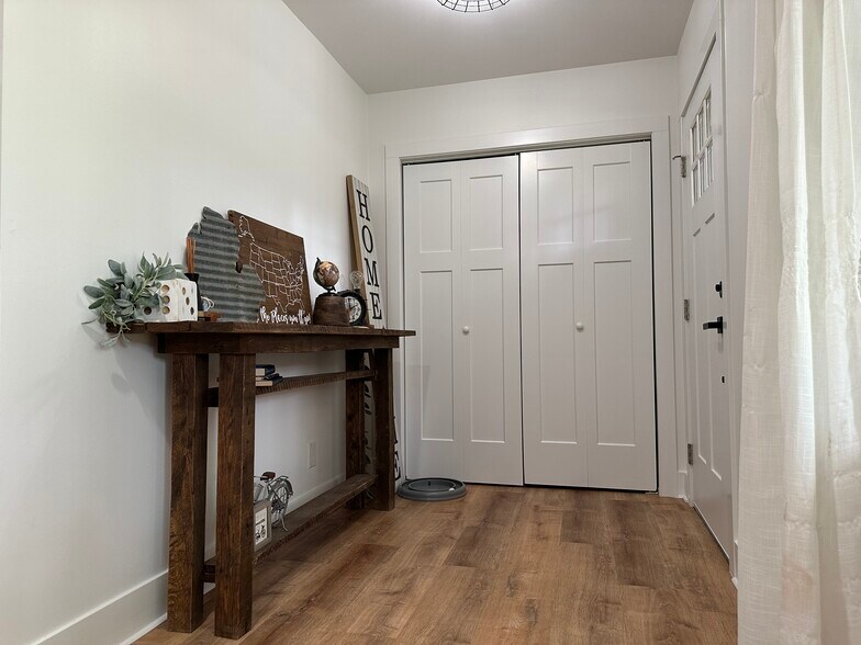 More Photos Of 10931 Telegraph Rd, Erie Flex For Sale