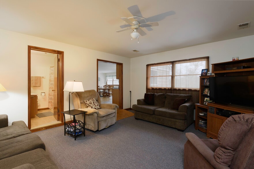 More Photos Of 166 Rosehill Ave, West Grove Multifamily For Sale