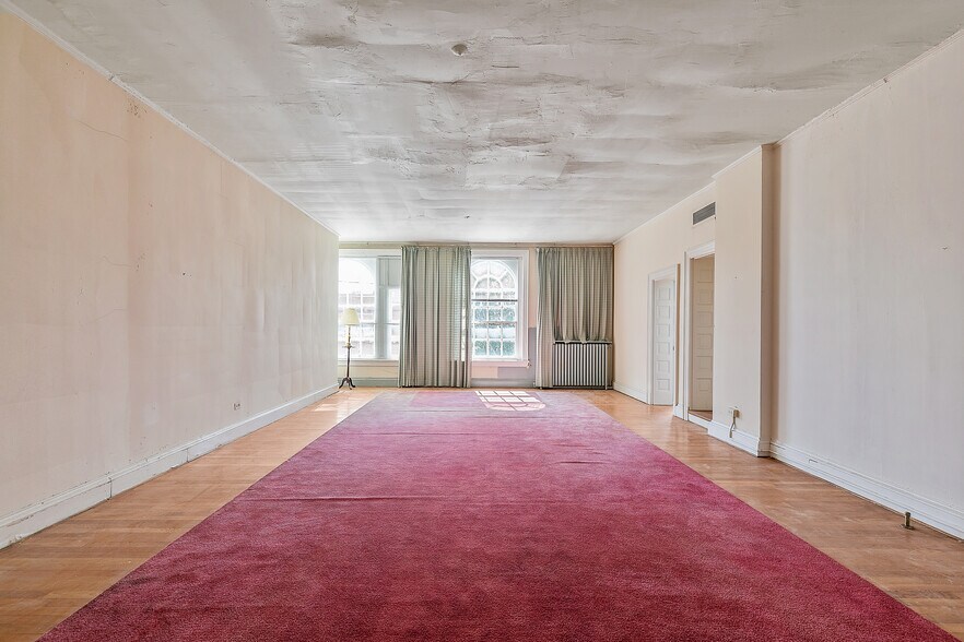 More Photos Of 2500 E Marshall St, Richmond Office For Lease