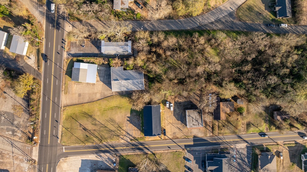 More Photos Of 1106 E Main St, Nacogdoches Warehouse For Sale