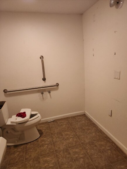 More Photos Of 3 Robinson Rd, Bow Light Distribution For Lease