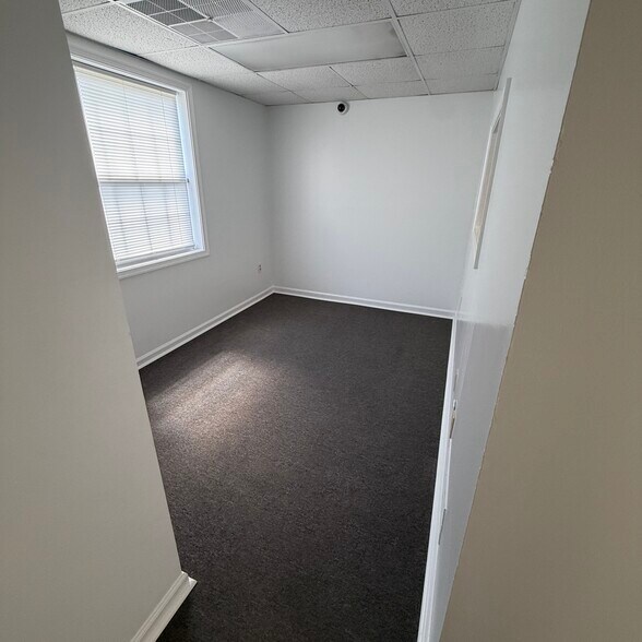 More Photos Of 375-385 W North St, Dover Office For Sale