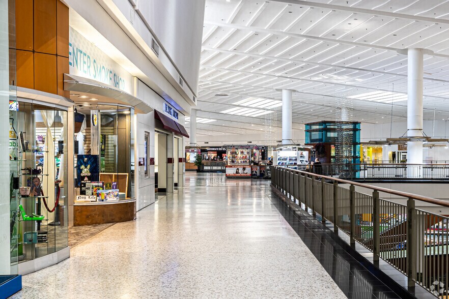 More Photos Of 18813 E 39th St, Independence Unknown For Lease