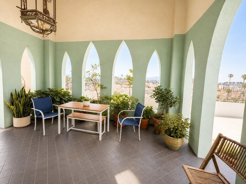 More Photos Of 634 S Gramercy Pl, Los Angeles Coworking Space