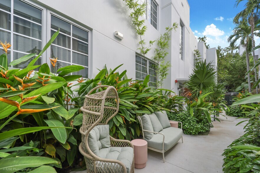 More Photos Of 310 Meridian Ave, Miami Beach Hotel For Sale