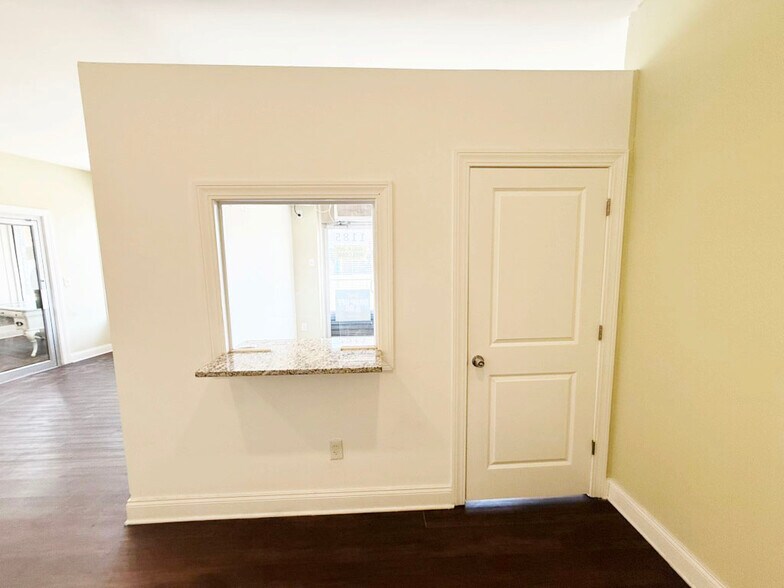 More Photos Of 1185 Elizabeth Ave, Elizabeth Storefront For Lease