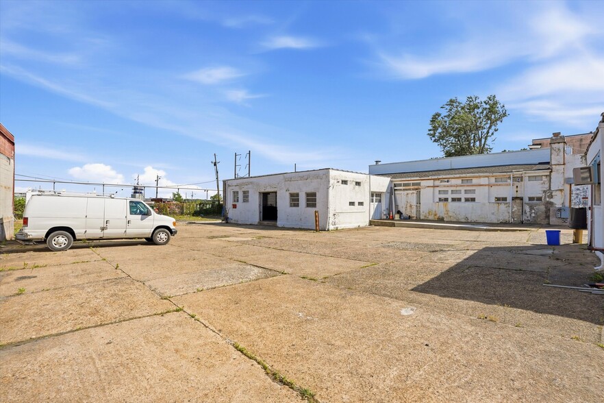 More Photos Of 4821 Garden St, Philadelphia Industrial For Sale