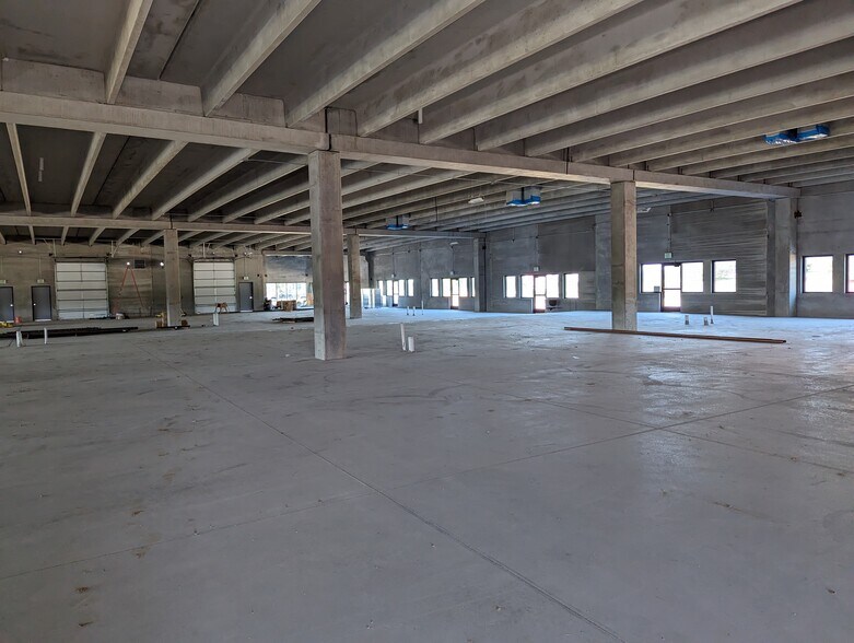 More Photos Of 6333 S Racine Cir, Centennial Light Distribution For Lease