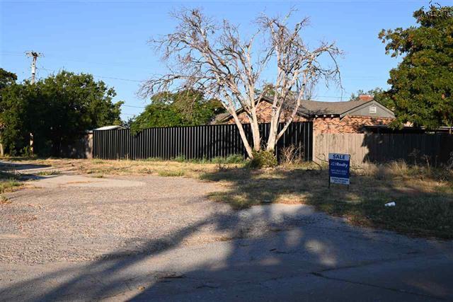 More Photos Of 200 N Burnett St, Wichita Falls Freestanding For Sale