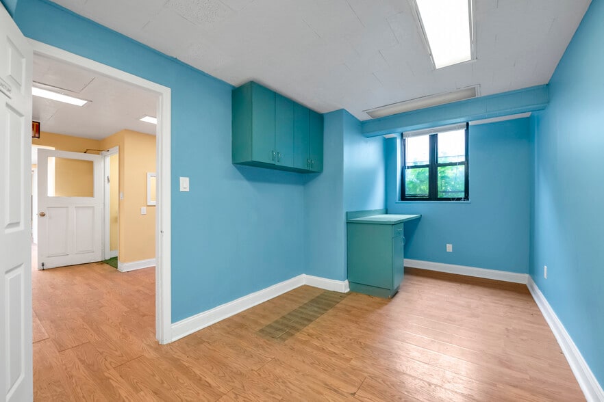More Photos Of 2 W End Ave, Brooklyn Apartments For Lease