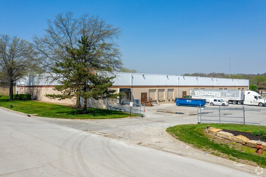 Primary Photo Of 1940-1958 Foxridge Dr, Kansas City Warehouse For Lease
