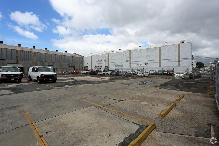 926 Kohou St, Honolulu, HI 96817 Industrial For Lease