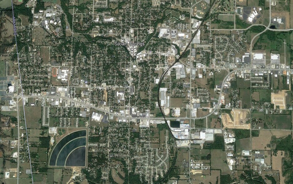 More Photos Of 1700 E Quarter Rd, Siloam Springs Manufacturing For Lease