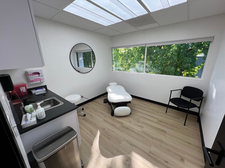 More Photos Of 87 Scripps Dr, Sacramento Office For Sale