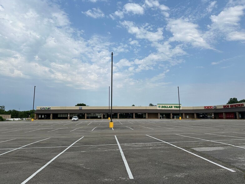 More Photos Of 236 Sam Walton Dr, Russellville Freestanding For Lease