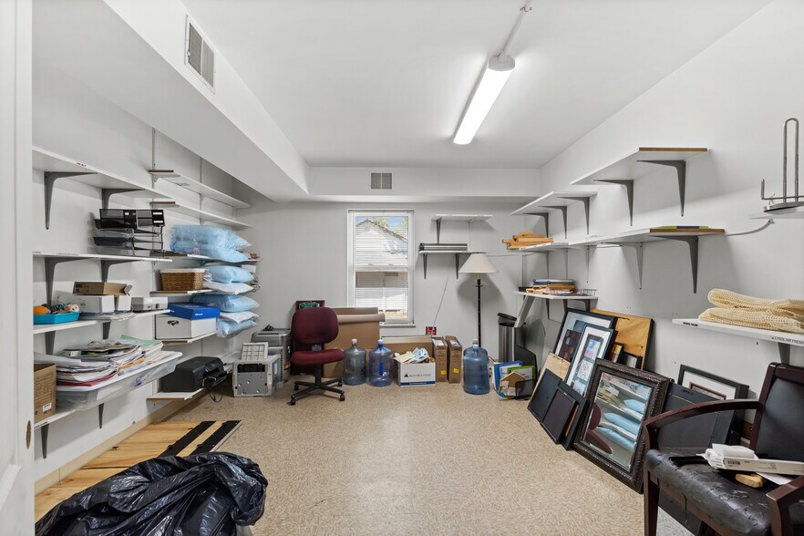 More Photos Of 10131-10137 West Florissant Ave, Saint Louis Office For Sale