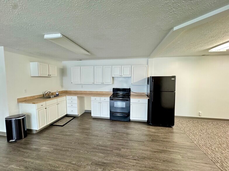 More Photos Of 200 Professional Ct, Lafayette Office For Lease