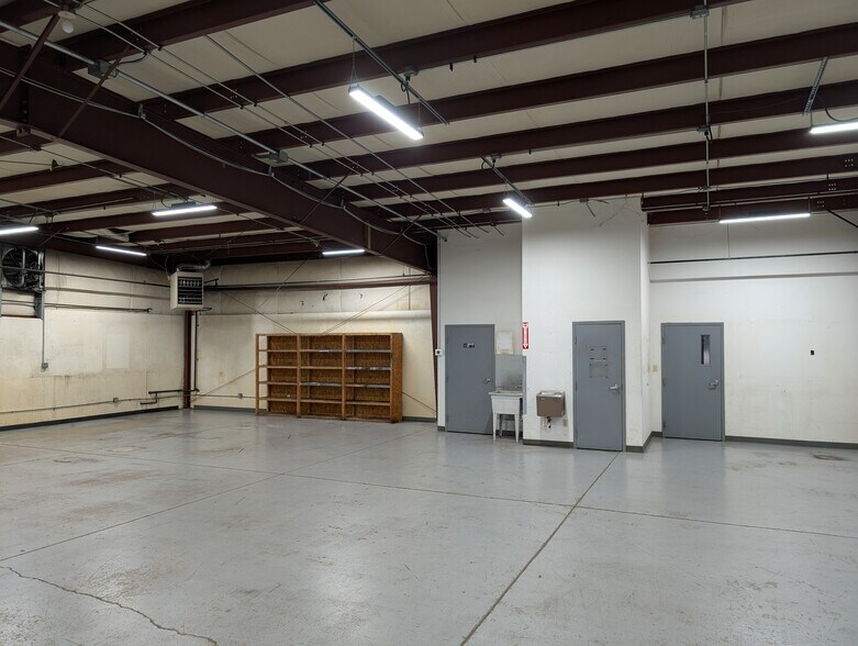 More Photos Of 4085 Pepperell Way, Dublin Distribution For Sale